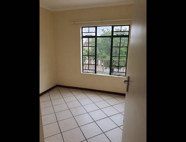 2 BEDROOM PROPERTY TO RENT IN MOOIKLOOF RIDGE ESTATE